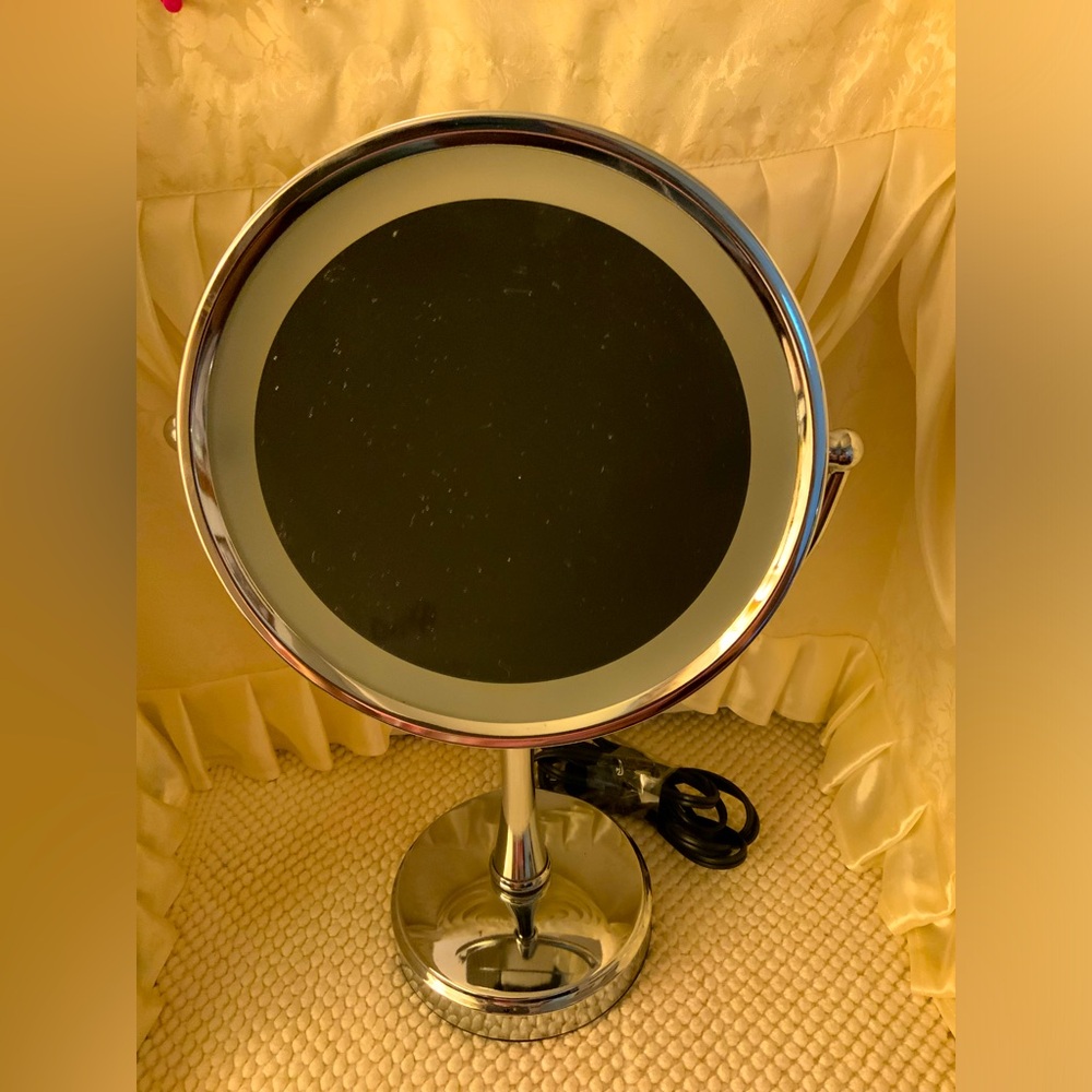 CONAIR MIRROR